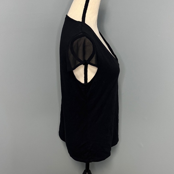 Tommy Hilfiger Women’s Black V-Neck Cap Sleeve Top Sz M - Picture 3 of 6